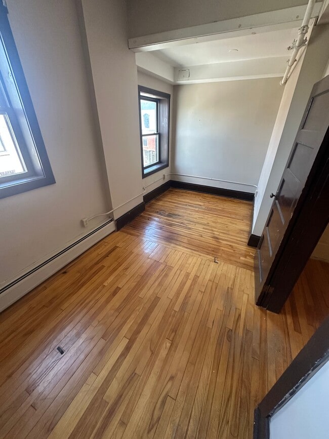 Building Photo - 55 Pleasant St