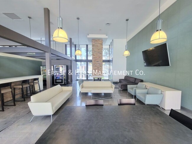 Building Photo - 5585 E Pacific Coast Hwy