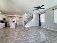 Building Photo - Beautiful 3 bedroom 3.5 bath Townhome Minu...