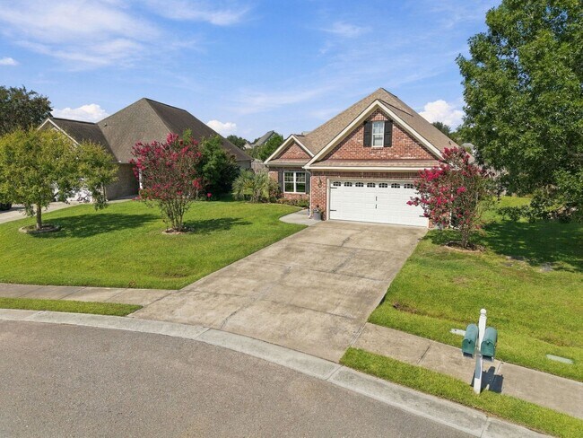Building Photo - 257 Silver Creek Loop
