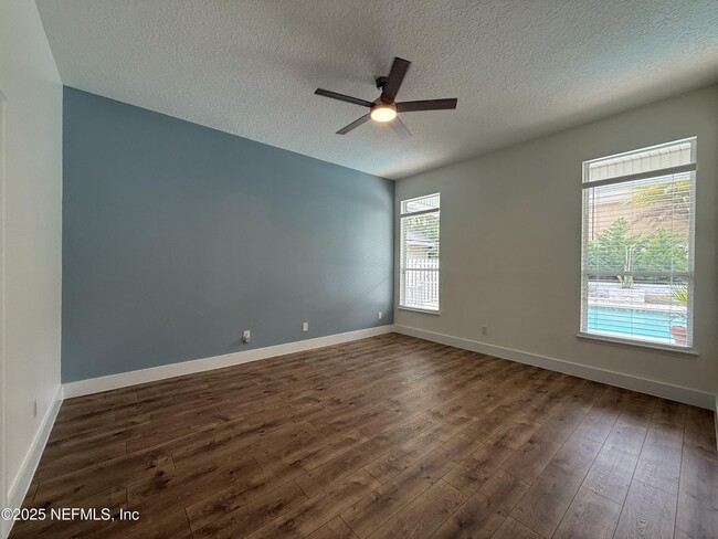 Building Photo - 1319 N Kyle Way