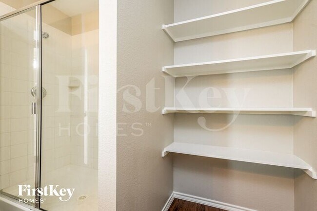 Building Photo - 223 Thoroughbred St