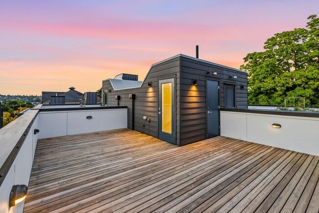 Building Photo - ULTRA-MODERN Townhome w/AC and Views in the Heart of Eastlake!