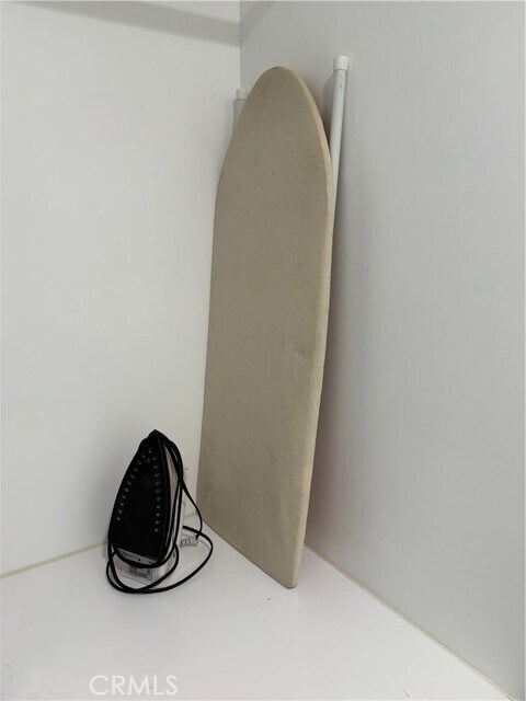 Building Photo - 525 E Seaside Way