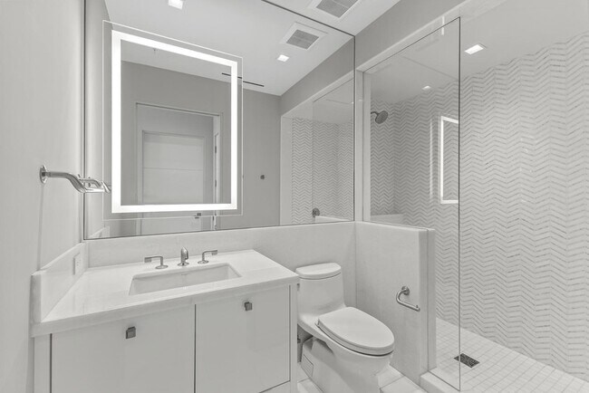 Building Photo - 6587 N Palmeraie Blvd