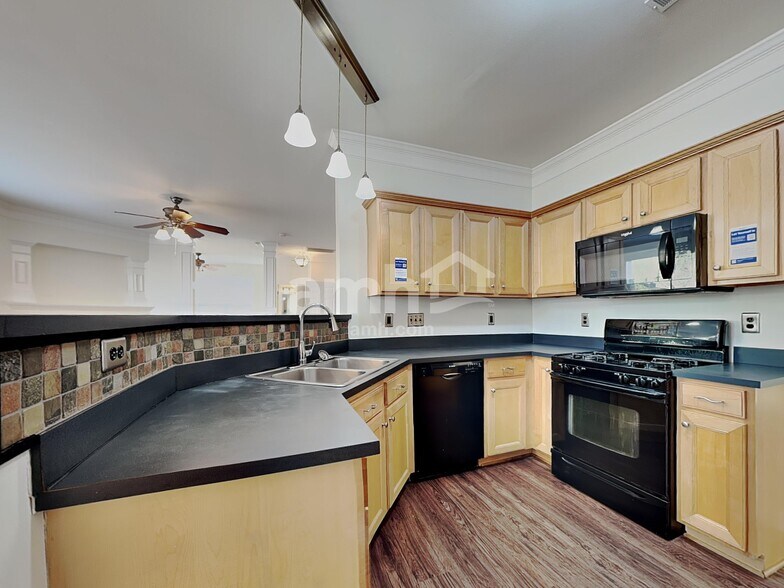 Building Photo - 7217 Winding Cedar Trl