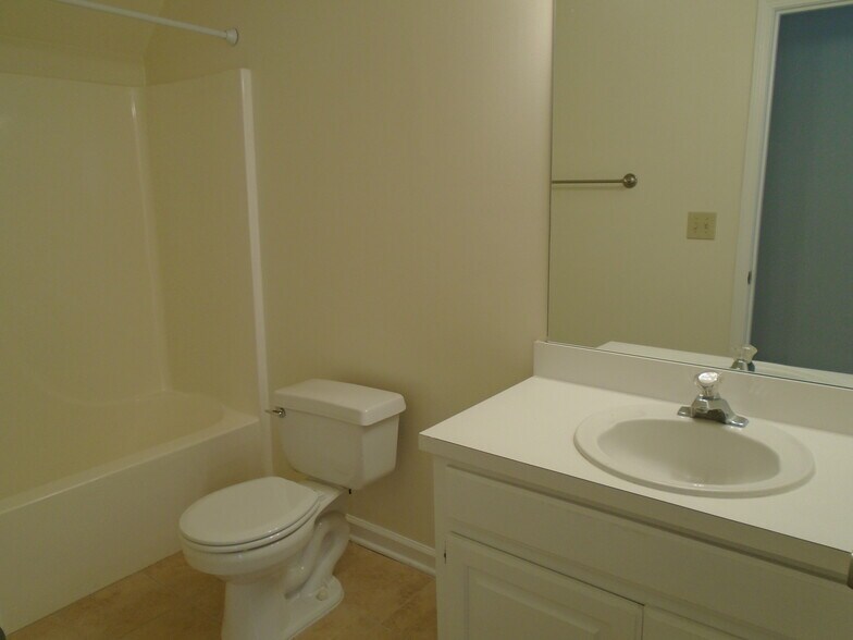 Building Photo - 3980 Brockett Walk
