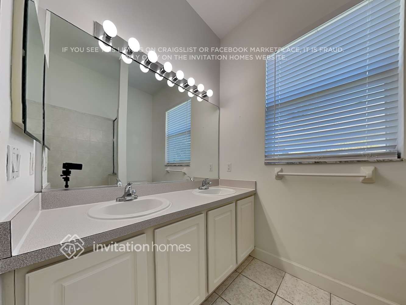 Building Photo - 11102 Hyacinth Pl