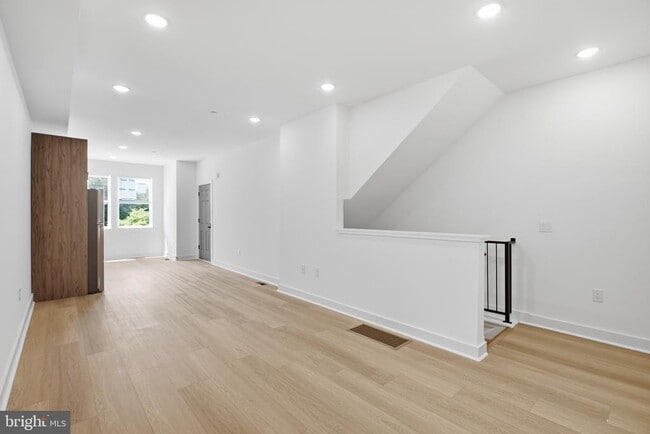Building Photo - 3931 Fairmount Ave