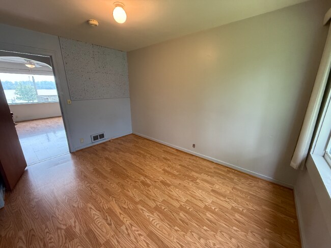 Building Photo - 2156 E River Rd