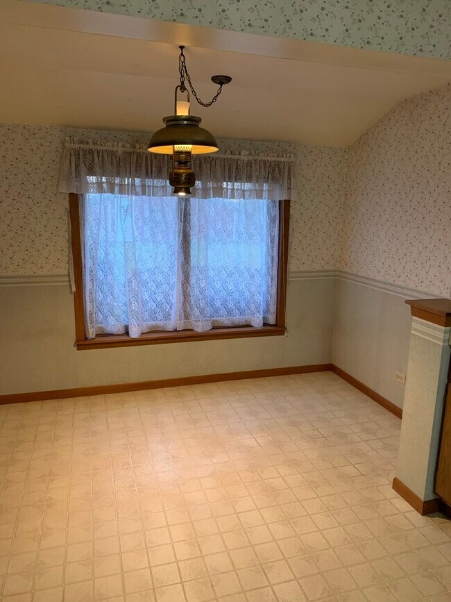 Building Photo - 37W793 Binnie Rd