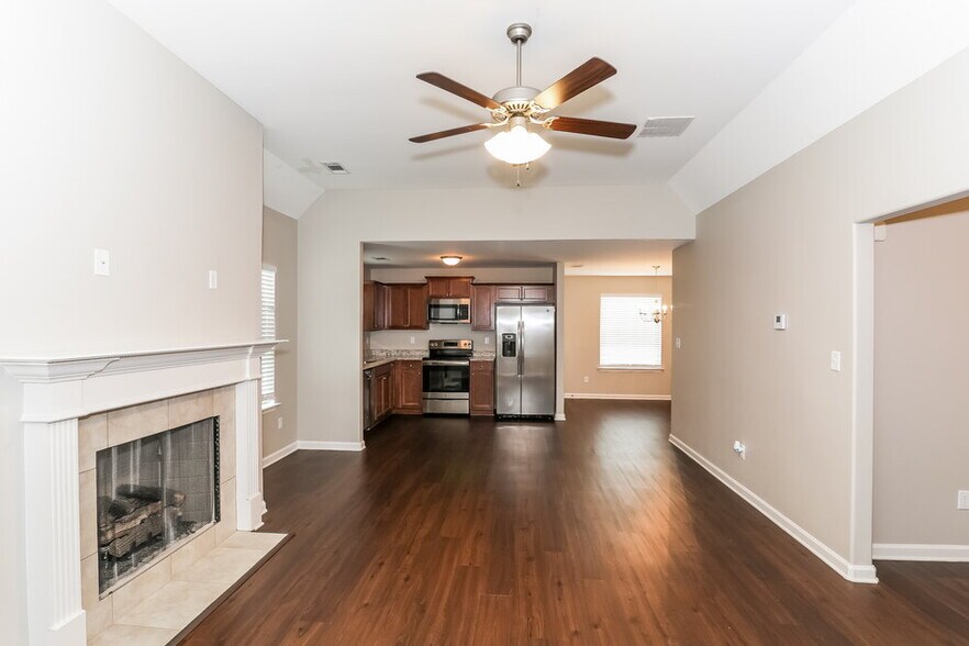 Building Photo - 6164 Humphreys Dr