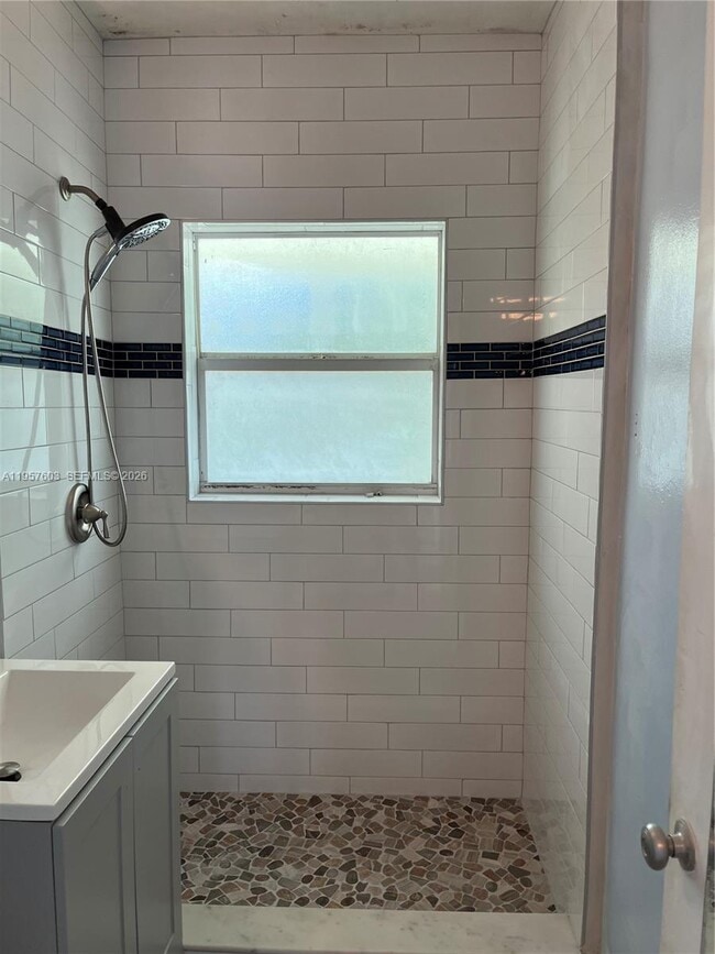 Building Photo - 1006 Casuarina Rd