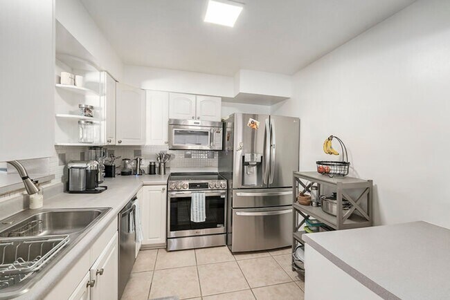 Building Photo - Single Family Home in Sunny Park Groves