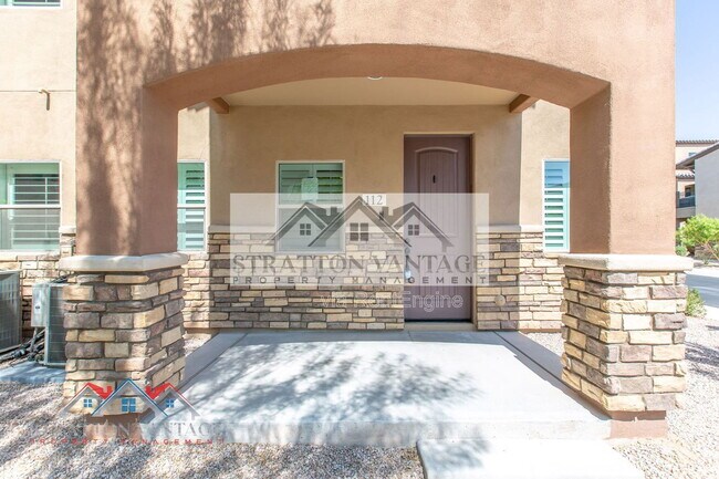 Building Photo - 2821 S Skyline Dr