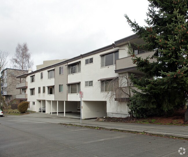 Building Photo - Delta Vista