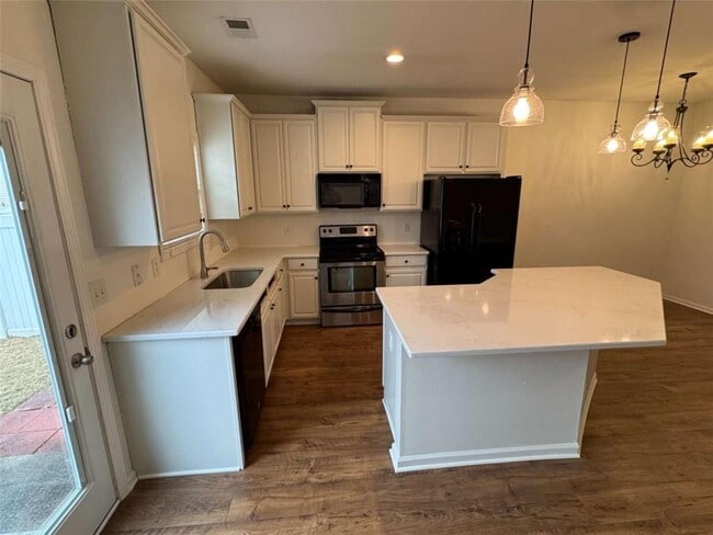 Building Photo - 6494 Whitebeam Trl