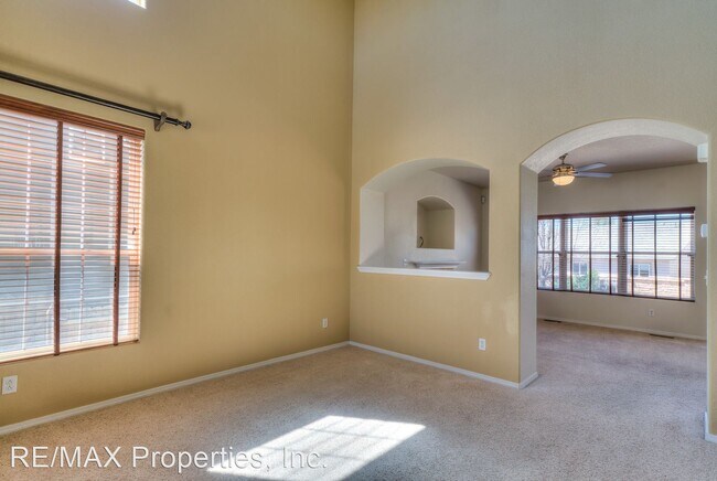 Building Photo - 4 br, 3.5 bath House - 5802 Pioneer Mesa D...
