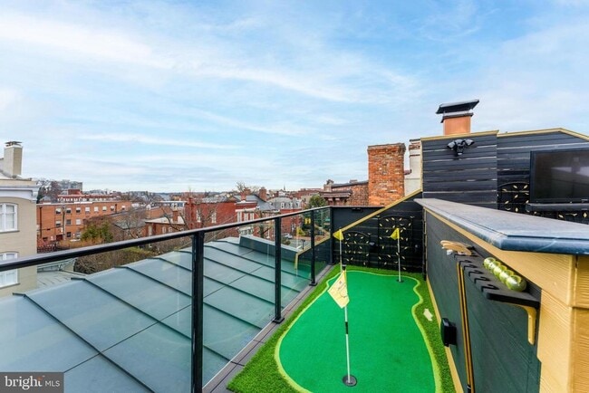 Building Photo - 810 Prince St