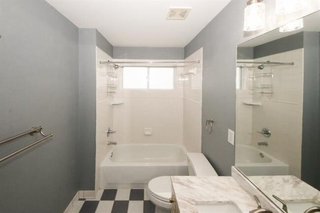 Building Photo - 1354 Brookhaven Village Cir NE