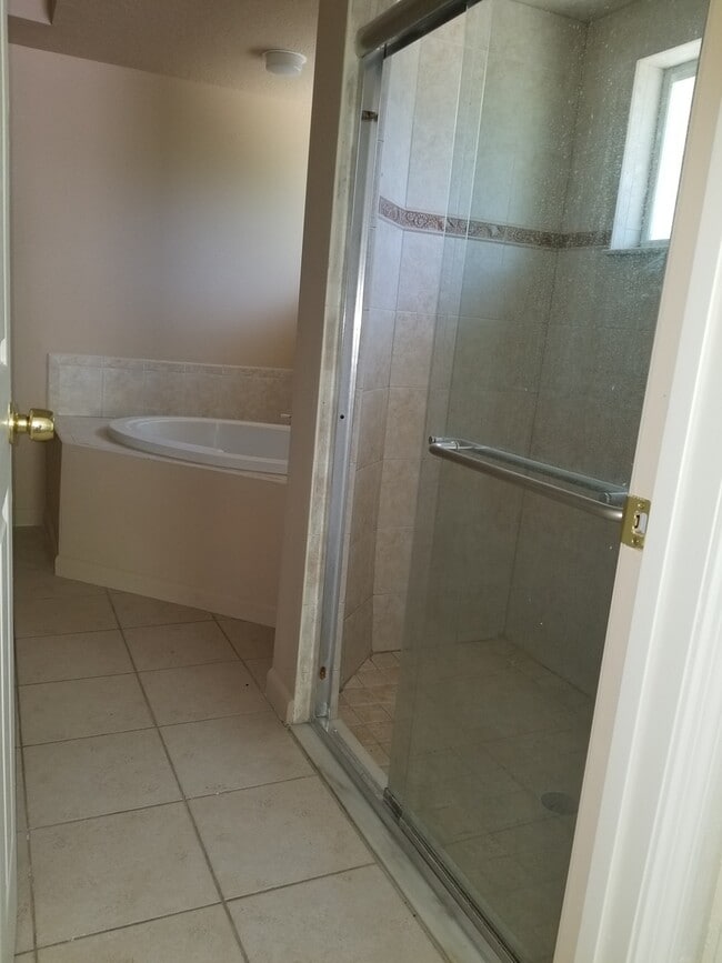 Building Photo - 7247 River Country Dr