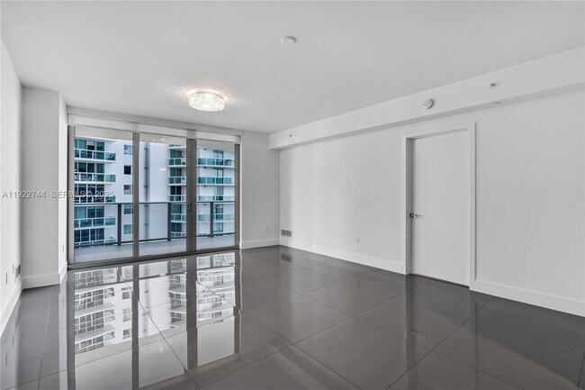 Building Photo - 488 NE 18th St