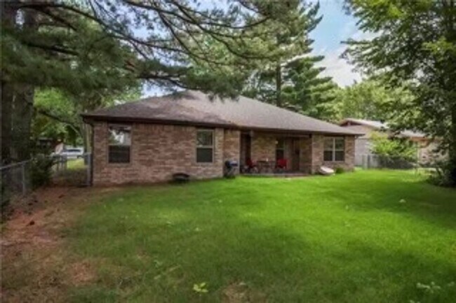 Building Photo - Beautiful 3 Bedroom / 2 Bathroom Home - ASK ABOUT OUR CASHLESS SECURITY DEPOSIT OPTION