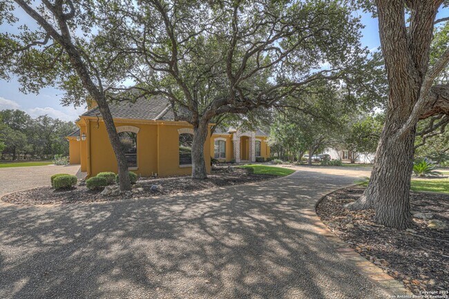 Building Photo - 9752 Trophy Oaks Dr