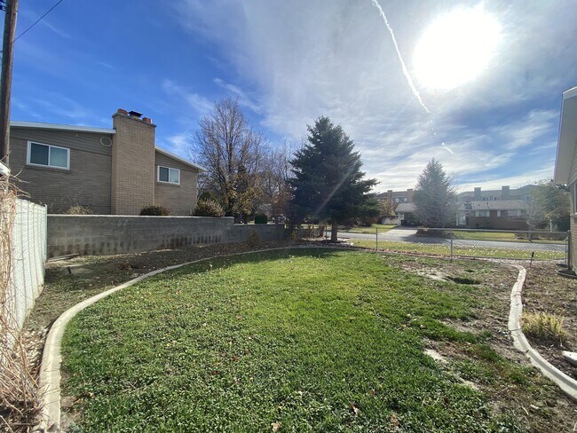 Building Photo - 189 Tennyson Ave