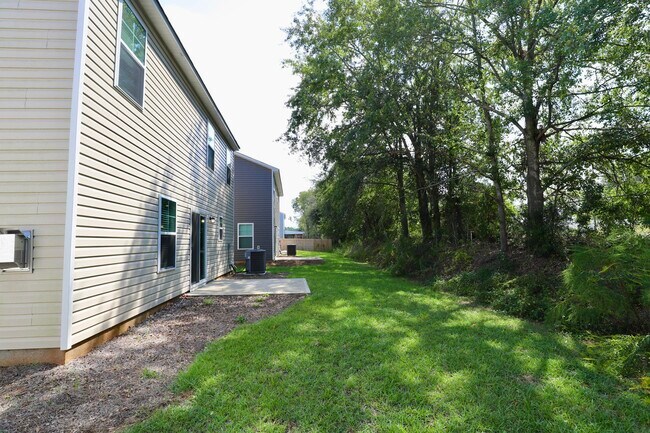 Building Photo - 1718 Canopy Dr