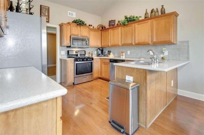 Building Photo - 4217 Brentwood Dr