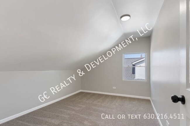 Building Photo - 375 Moseley St