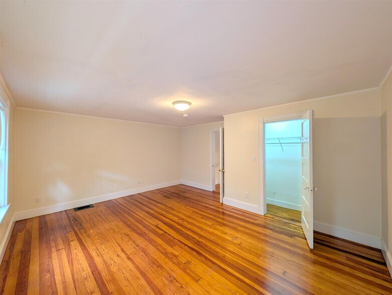 Building Photo - 41 Ossipee Rd