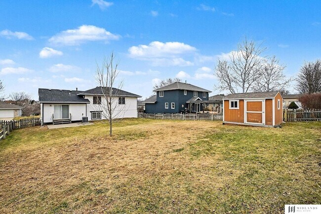 Building Photo - 11617 S 205th St