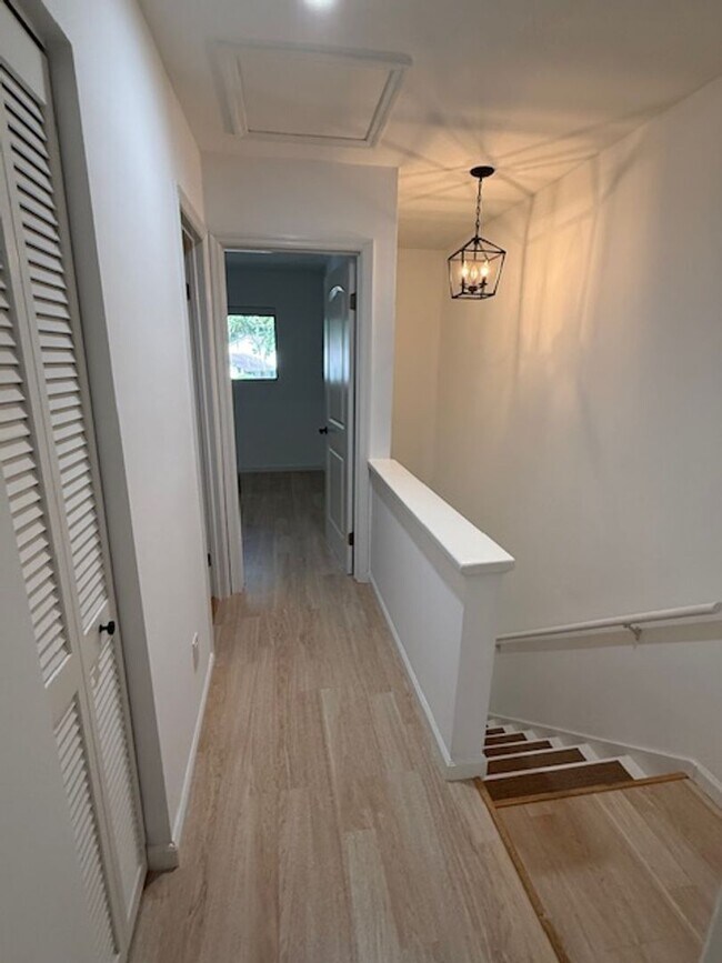 Building Photo - Upgraded - Woodlake Villa 49