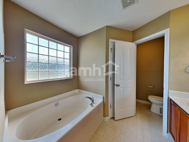 Building Photo - 4324 Pender Ct