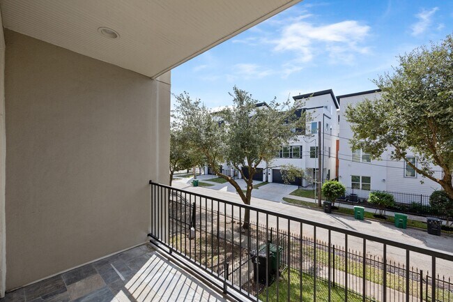 Building Photo - 2315 McIlhenny St