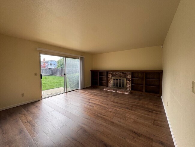 Building Photo - Coming Soon - Beautifully remodeled 5 bed/ 2.5 bath with huge backyard