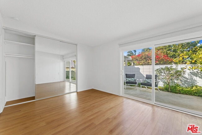 Building Photo - 3636 Oceanhill Way