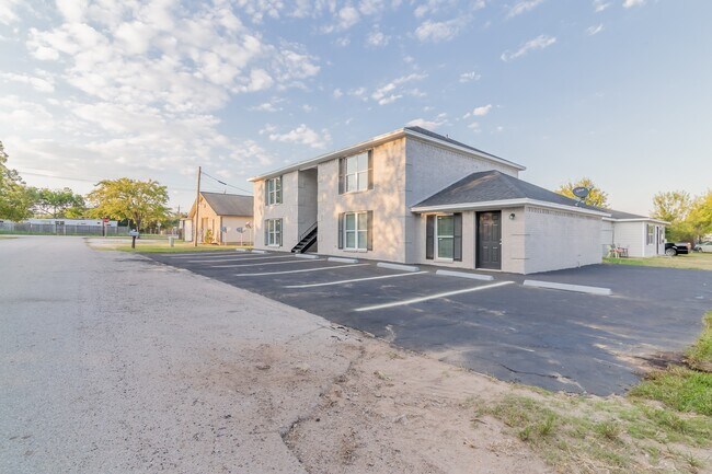 Building Photo - 105 Willwood Dr