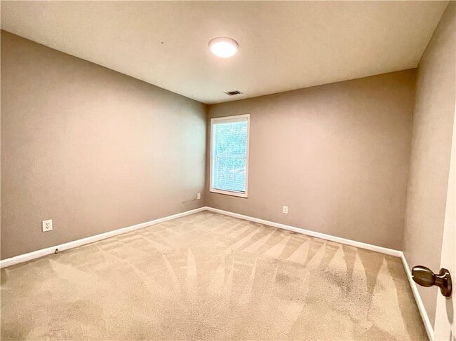 Building Photo - 2852 Briaroak Dr