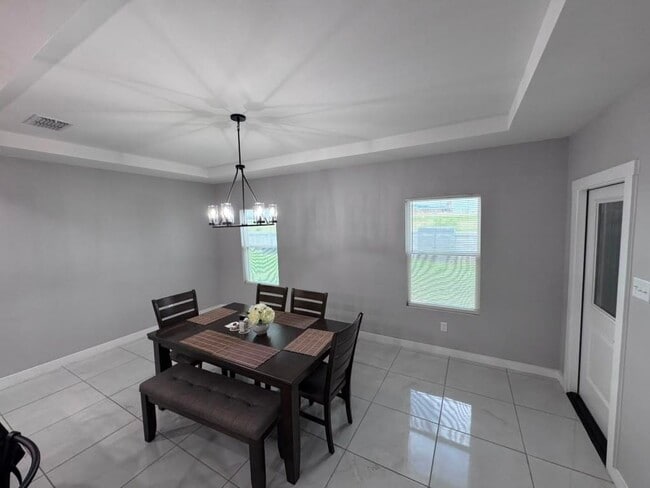 Building Photo - 3012 Clydesdale Dr