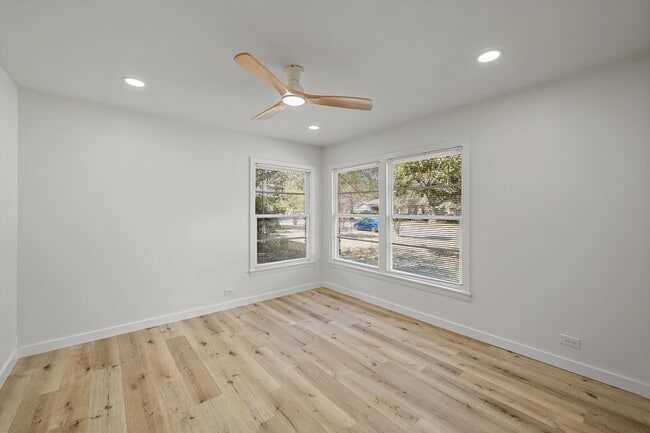 Building Photo - 3804 Erath Ave