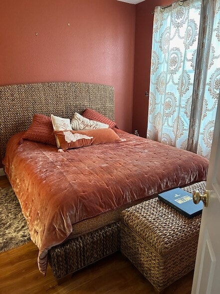 Building Photo - 1020 S San Marino Way