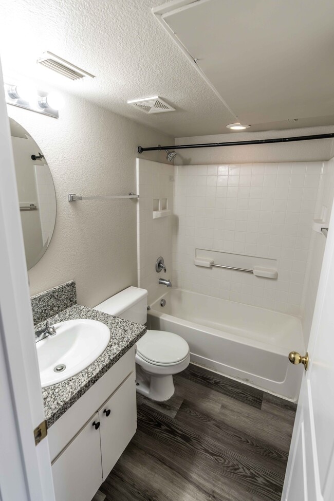 Building Photo - 3739 Black Eagle Dr