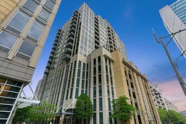 Primary Photo - 720 N Larrabee St