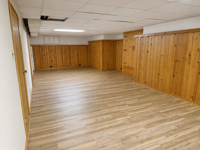 Building Photo - 103 Cottonwood Rd
