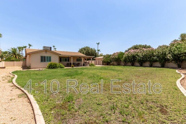 Building Photo - 26002 S La Cite Dr