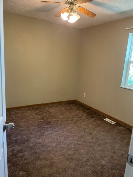 Bedroom - 2209 Roma Ln