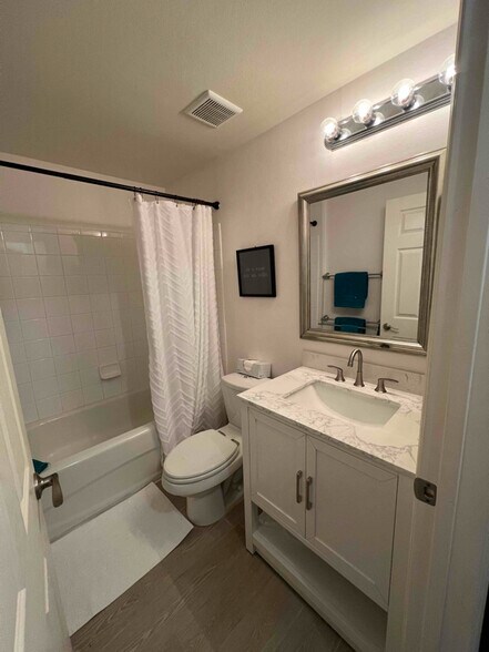 Building Photo - 10825 Windsor Walk Dr